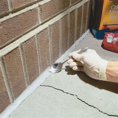 Essential Steps for Sealing Crawl Space Gaps and Cracks