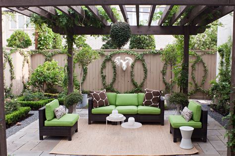 Transforming Outdoor Spaces with Environmentally-Friendly Landscaping